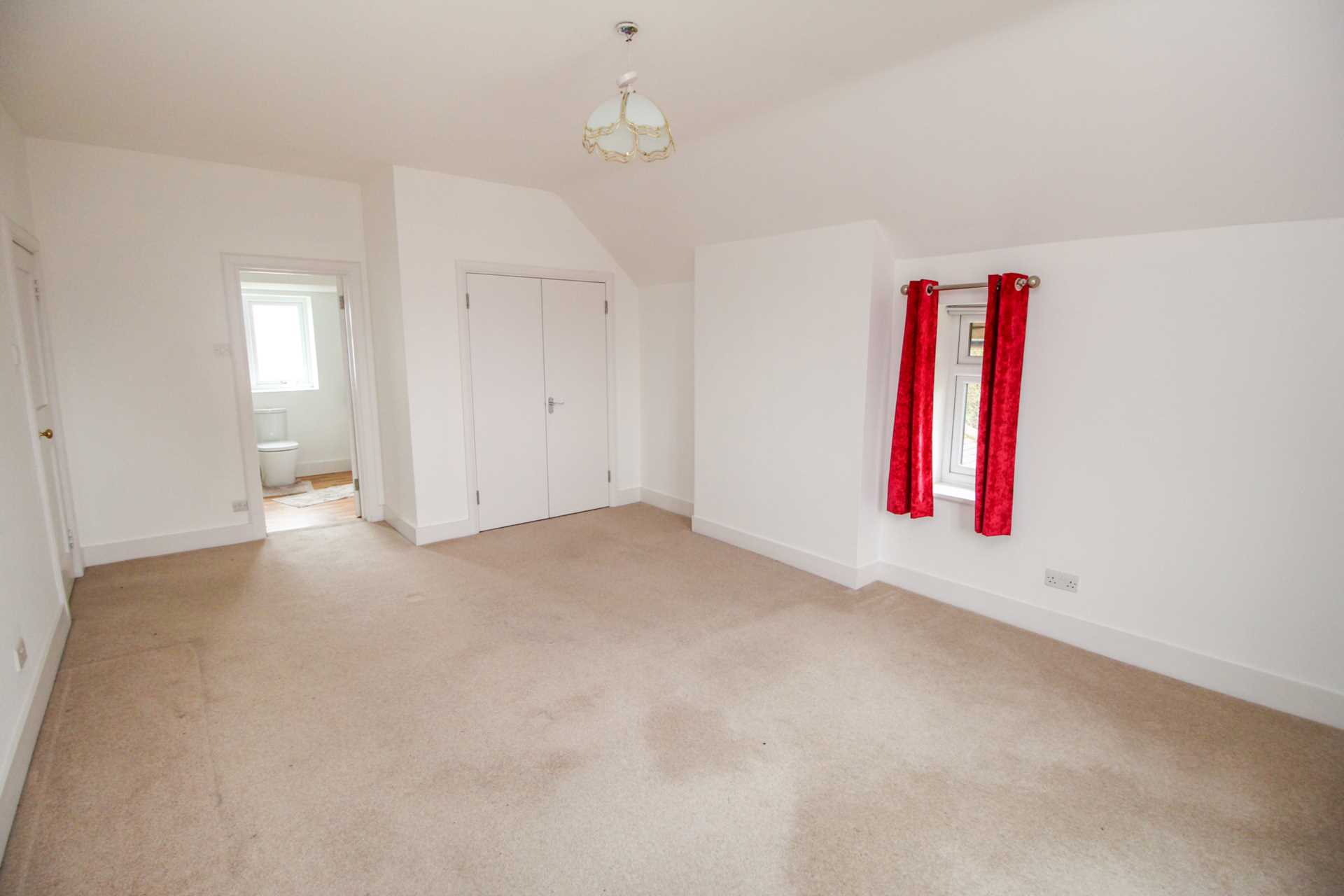 For sale 5 Bedroom Detached, Orsett Road, Horndon On The Hill Ardent