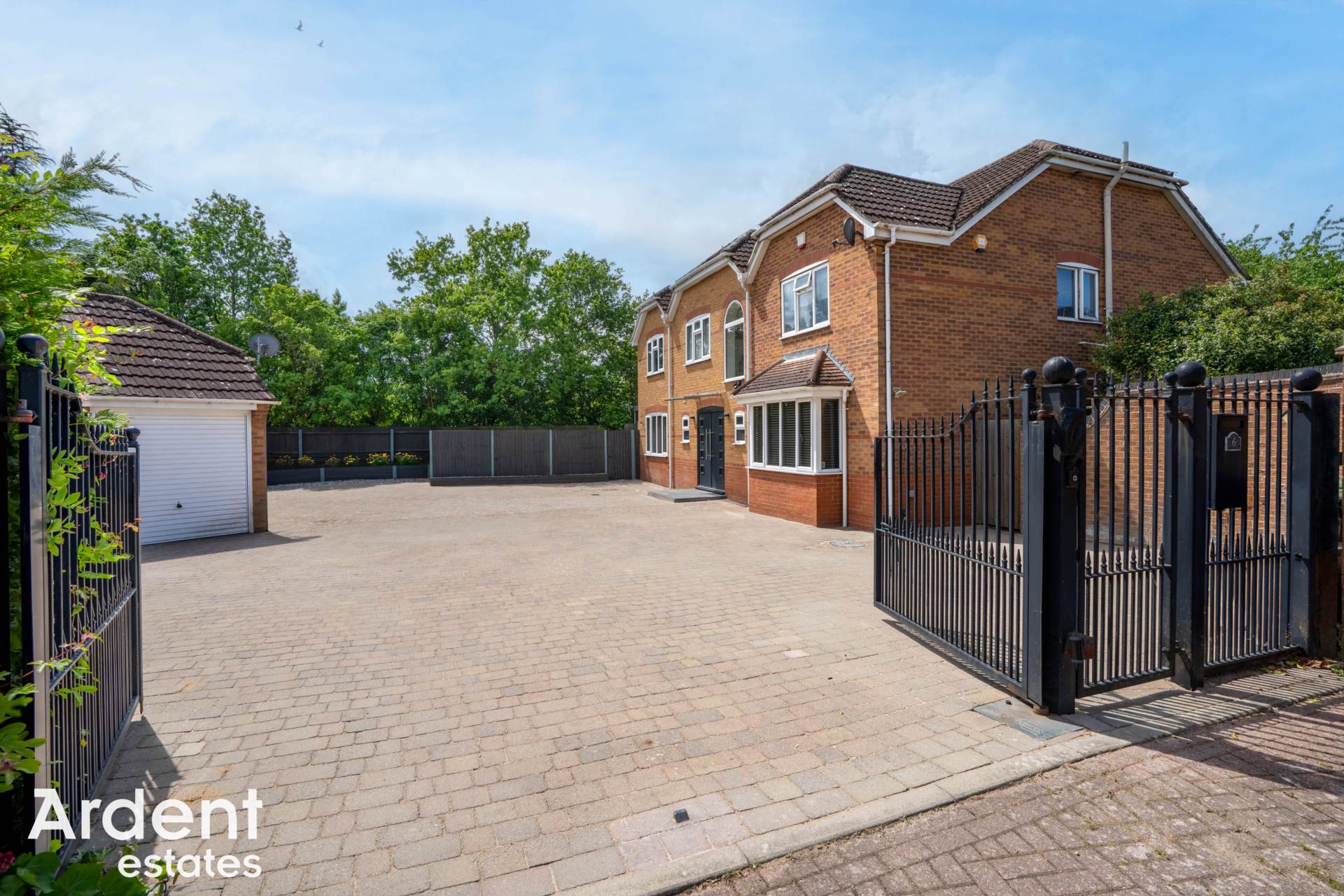 Photo 4 of Minster Way, Maldon