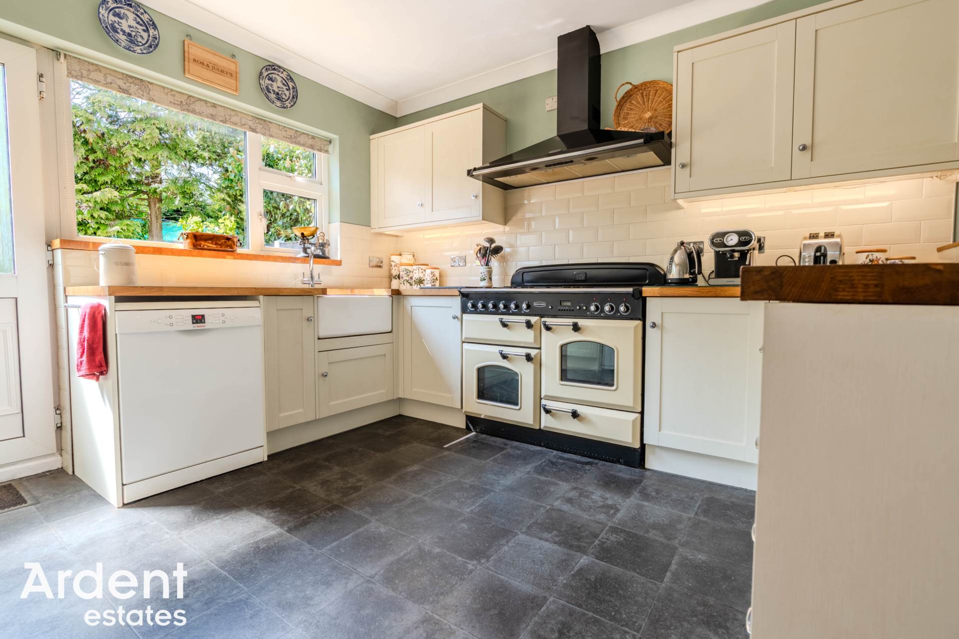 Photo 20 of Crescent Road, Heybridge