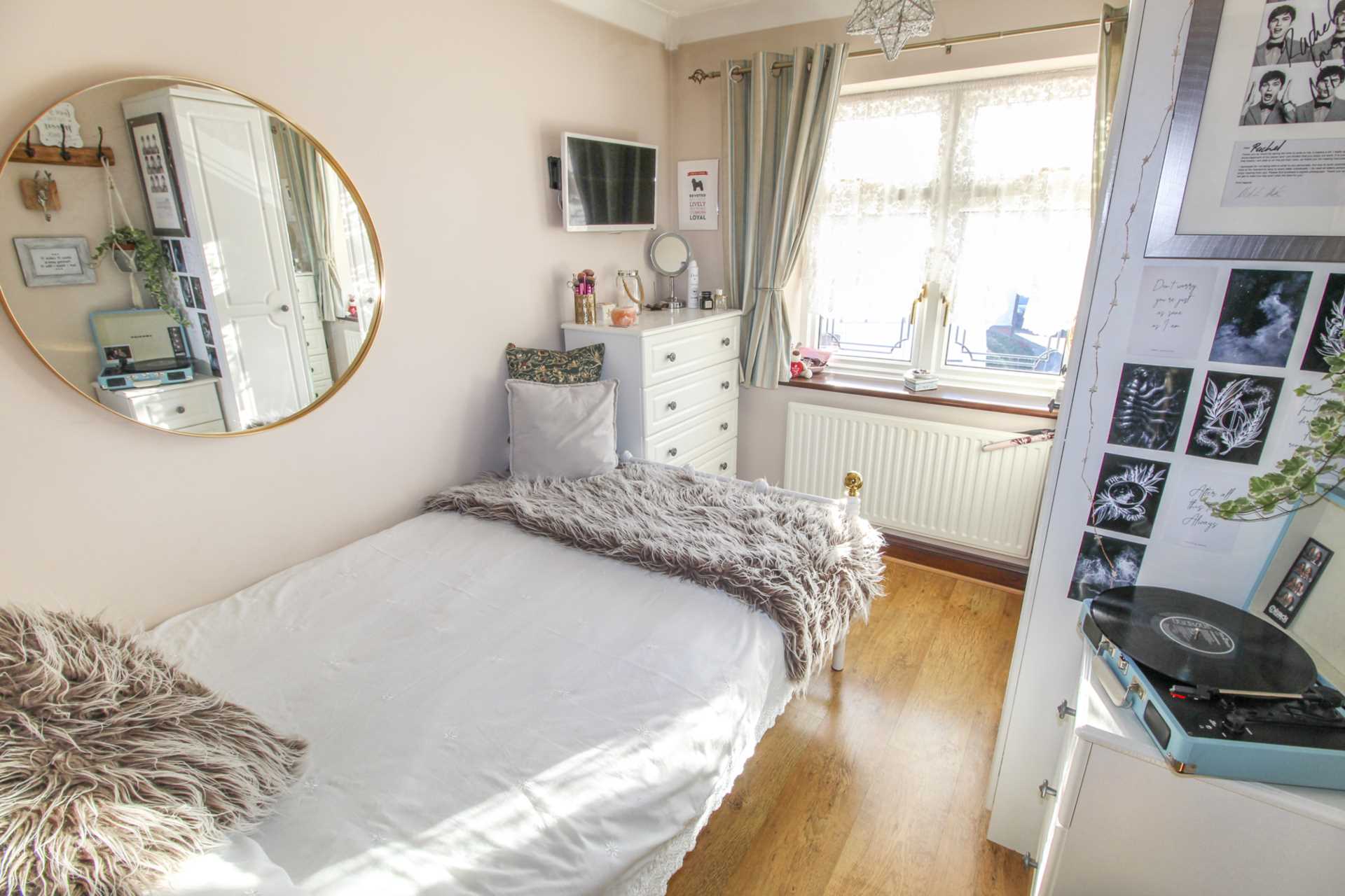 Photo 12 of Crescent Road, Heybridge