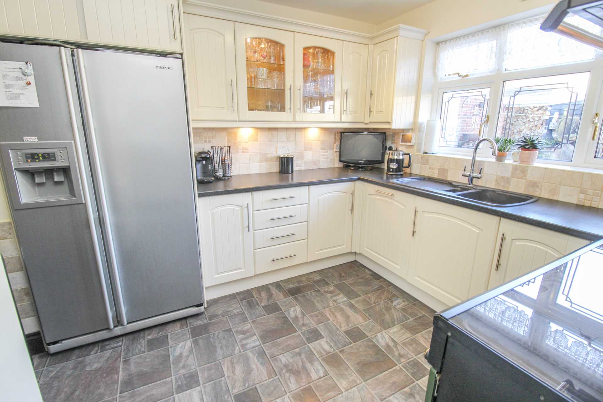 Photo 5 of Crescent Road, Heybridge