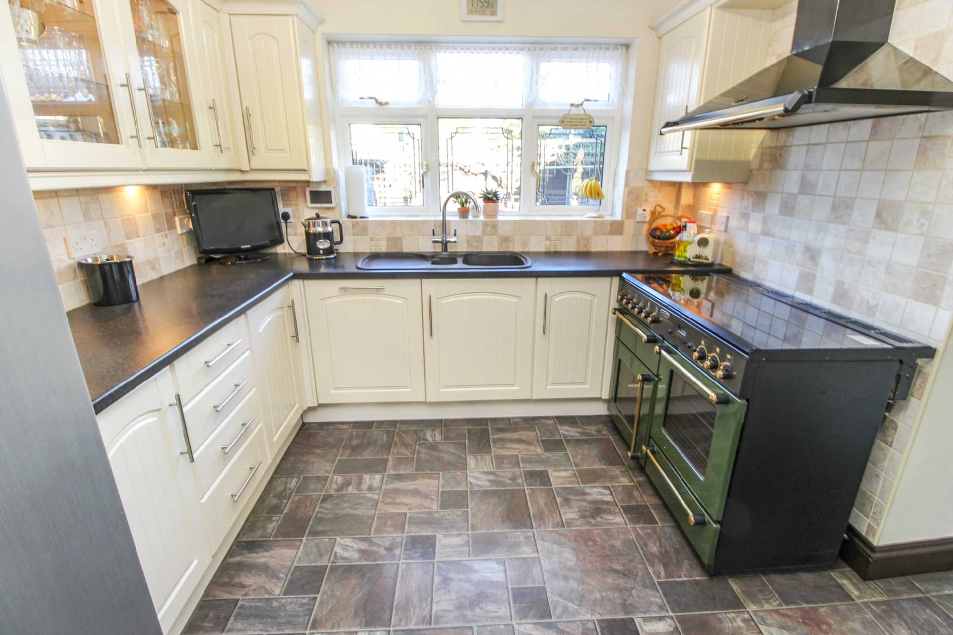 Photo 6 of Crescent Road, Heybridge