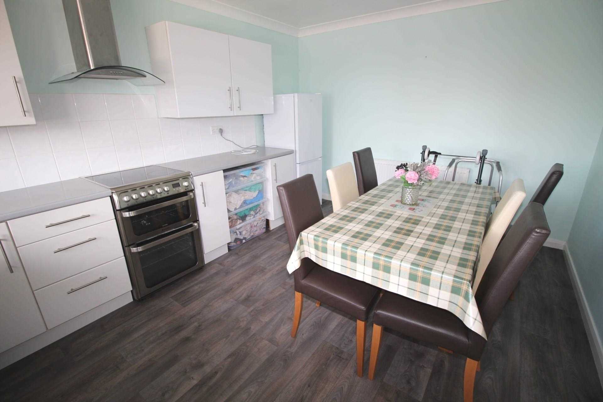 For sale 3 Bedroom SemiDetached, Basin Road, Heybridge Basin Ardent