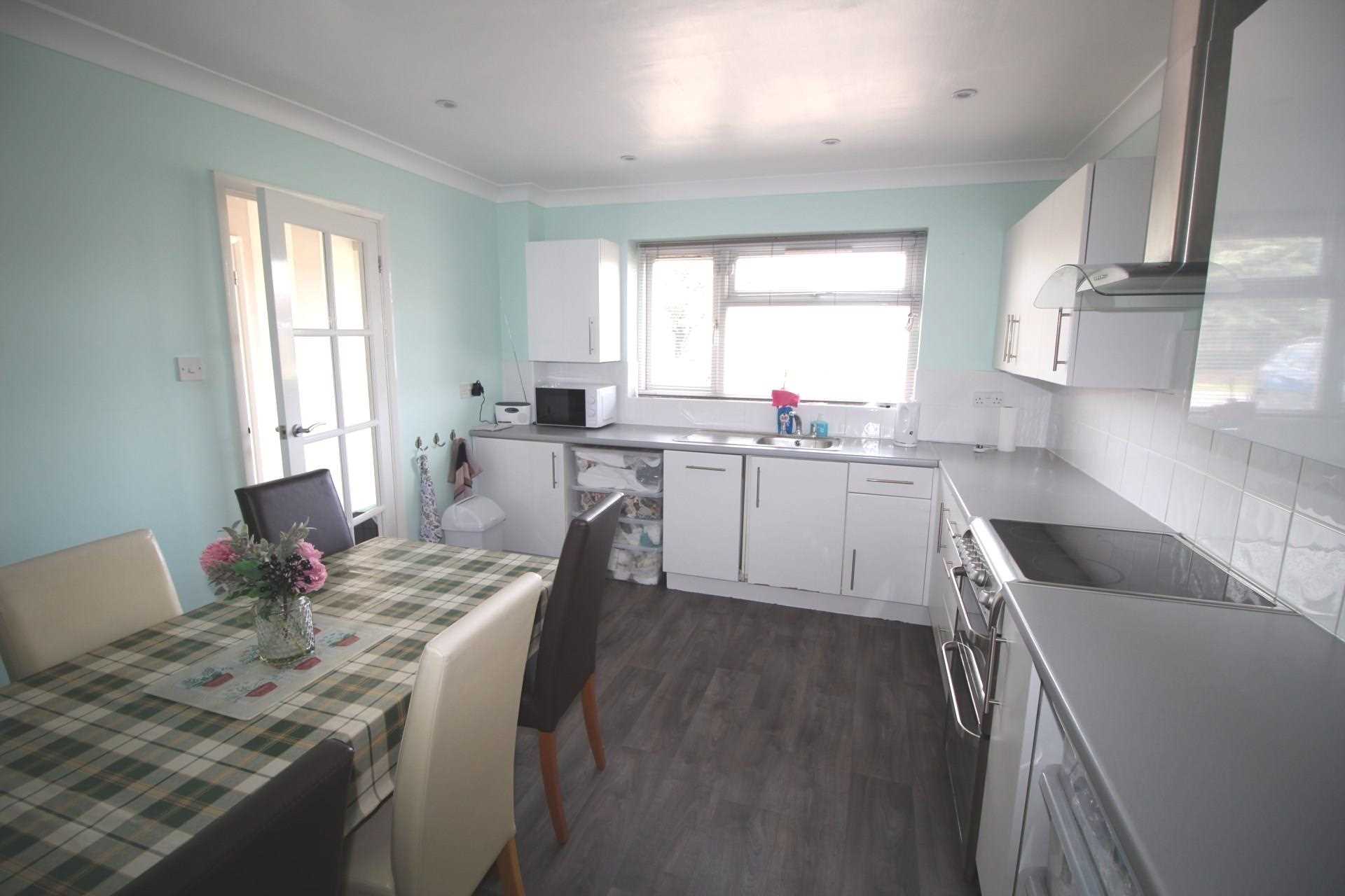 For sale 3 Bedroom SemiDetached, Basin Road, Heybridge Basin Ardent