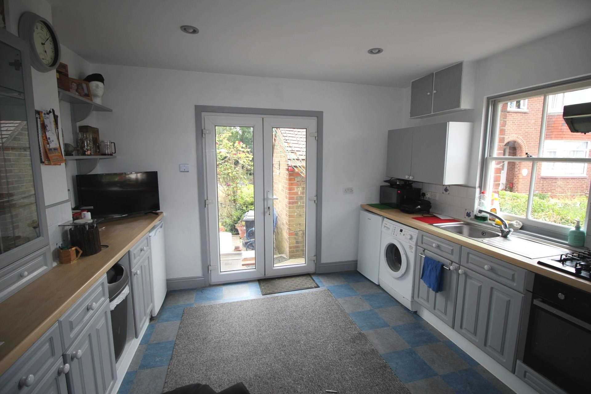 For sale 3 Bedroom Detached, Basin Road, Heybridge Basin Ardent Estates